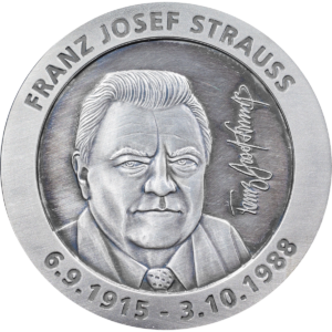 Strauß medal patinated
