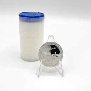 1 Unze Silbe Bayern Thaler steht vor einem Tube voll mit Bayern Thaler in einem weißen Hintergrund